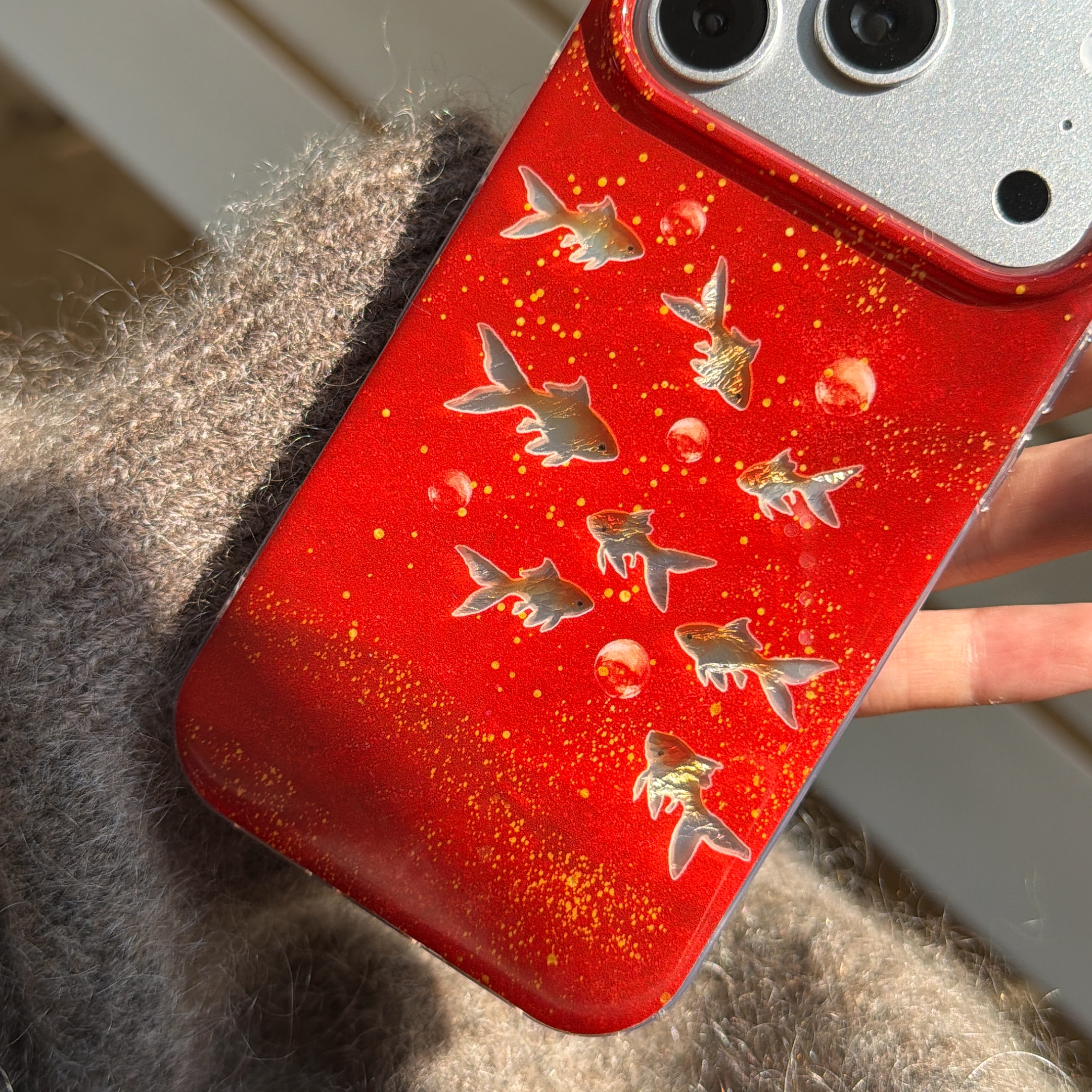 Lucky Red Glitter Goldfish & B - مراجعة Phone Cases Redbubble وسعره